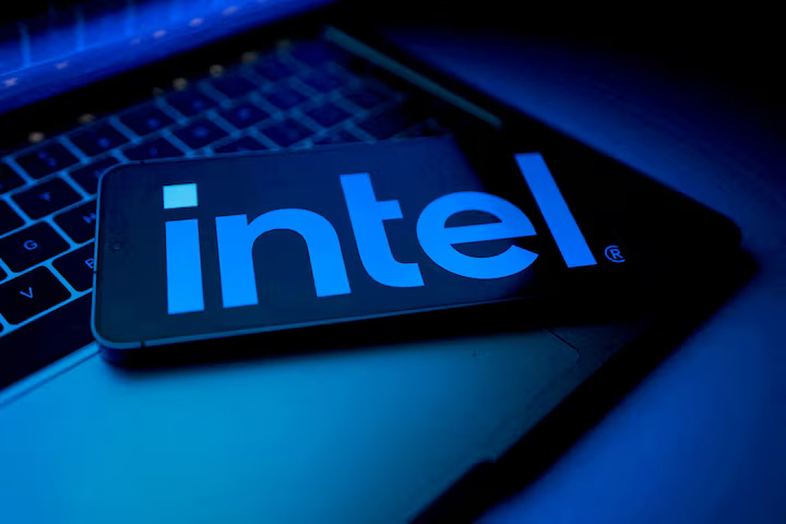 Saham Intel naik hampir 10% setelah laba kuartal ketiga melampaui ekspektasi